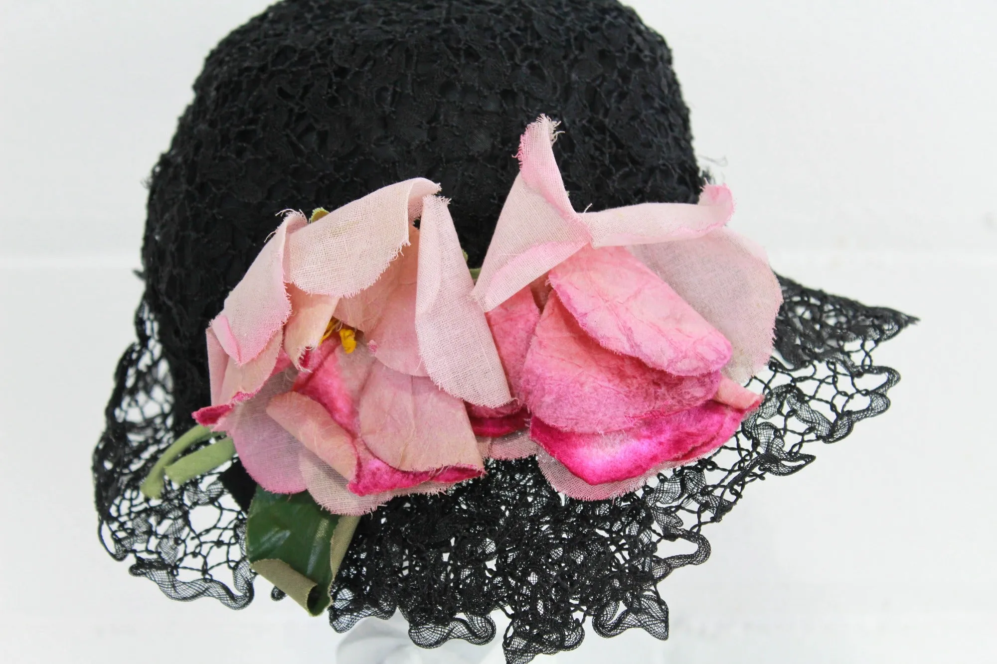 1920s Reproduction Black Horsehair Lace Hat with Pink Velvet Flowers