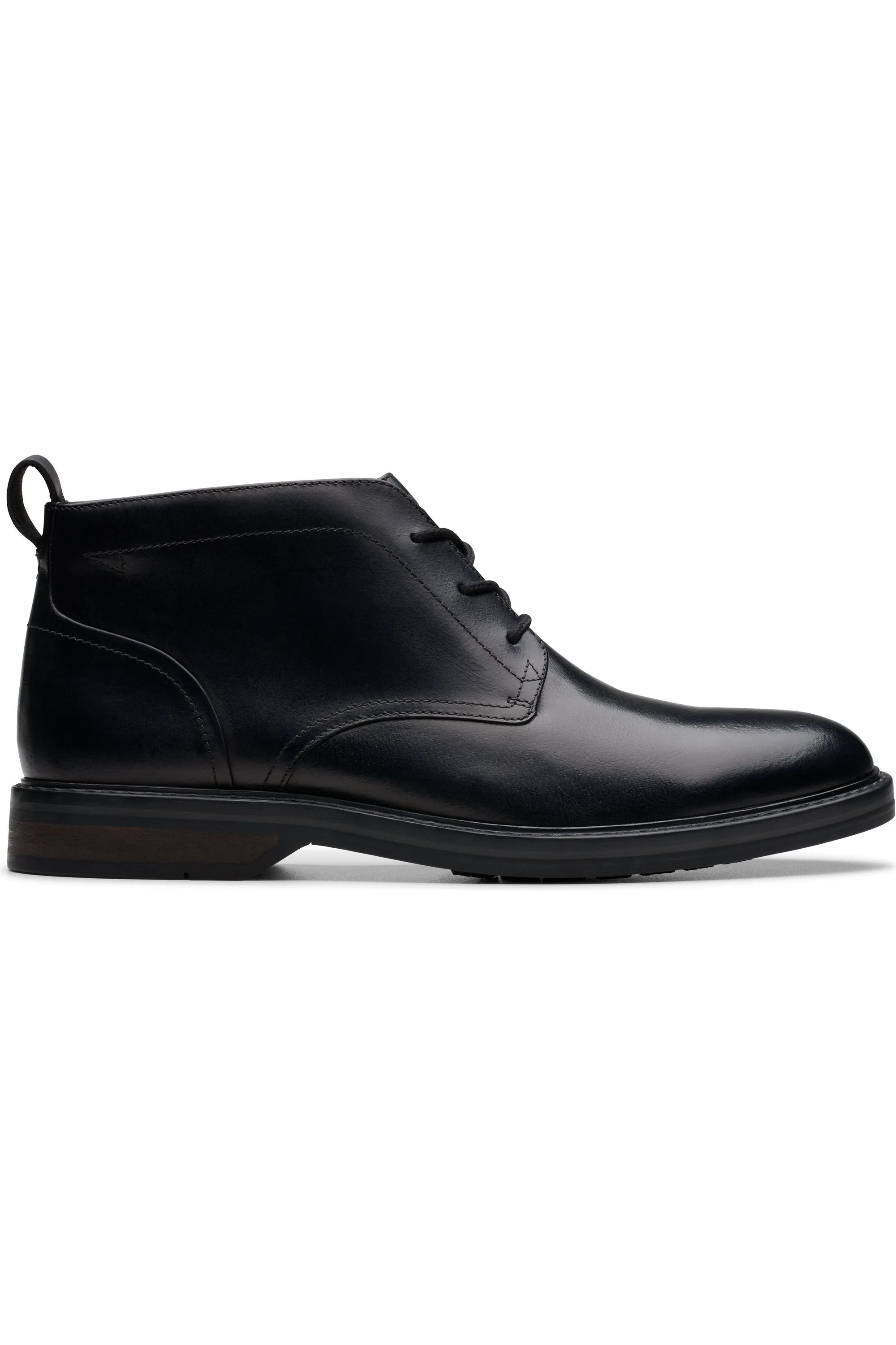 Clarks Aldwin Chukka boot in Black Leather