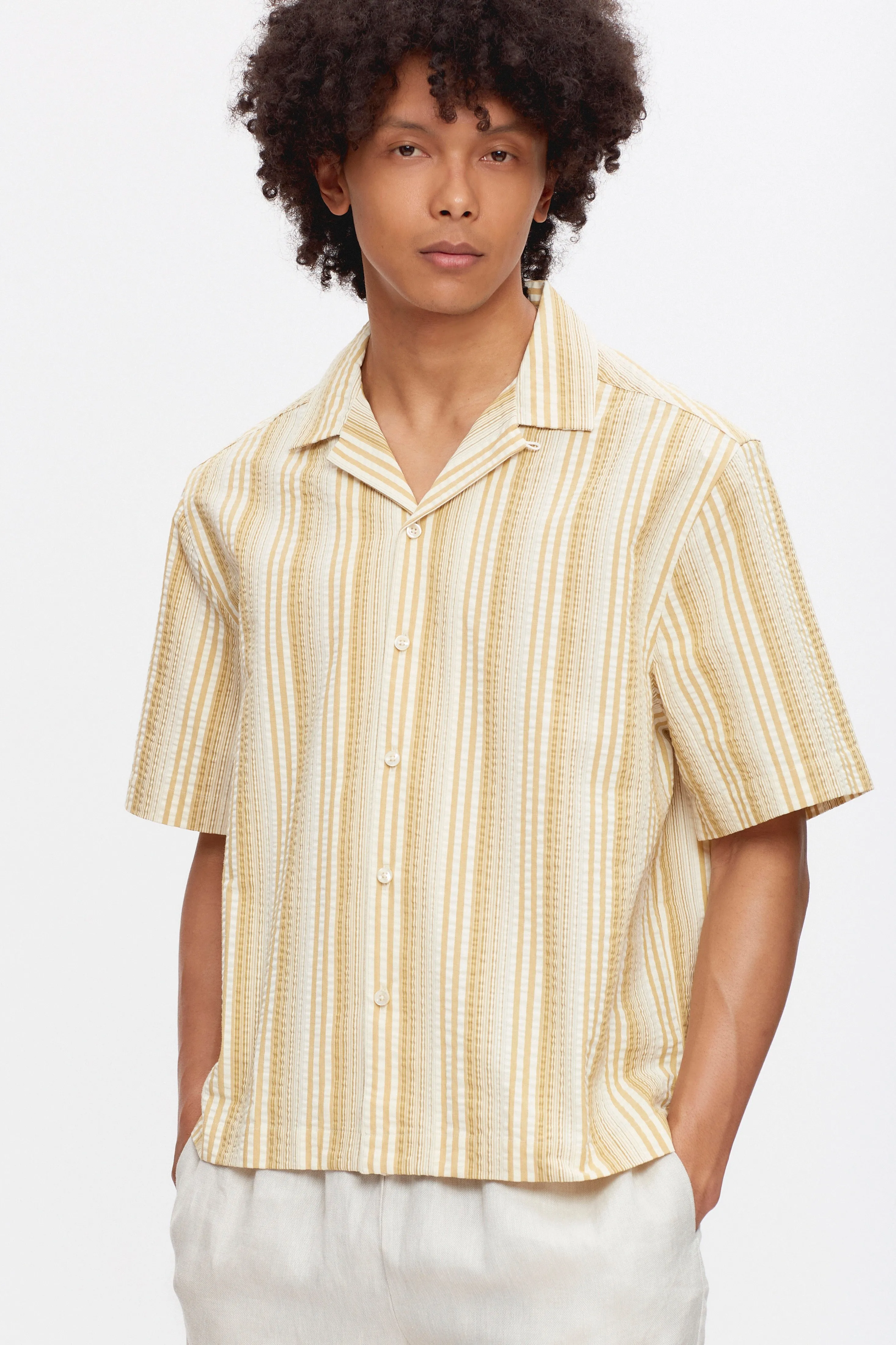 Men's Seersucker Camp Shirt in Mustard Gold/Natural